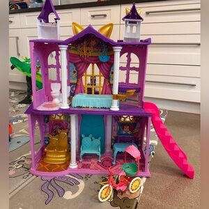 Enchantimals Doll House + Bike – $30 CAD